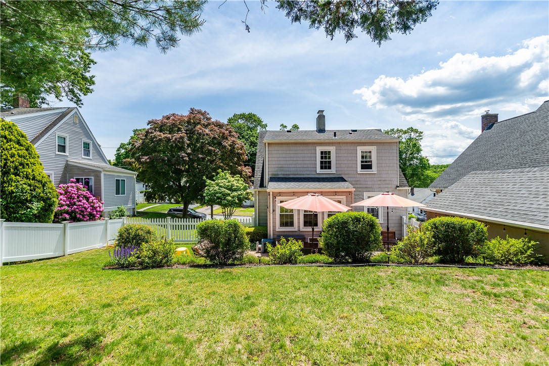 Cranston, Rhode Island 02910, United States, 2 Bedrooms Bedrooms, ,2 BathroomsBathrooms,Residential,Active,142489