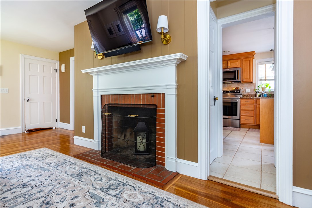 Cranston, Rhode Island 02910, United States, 2 Bedrooms Bedrooms, ,2 BathroomsBathrooms,Residential,Active,142489