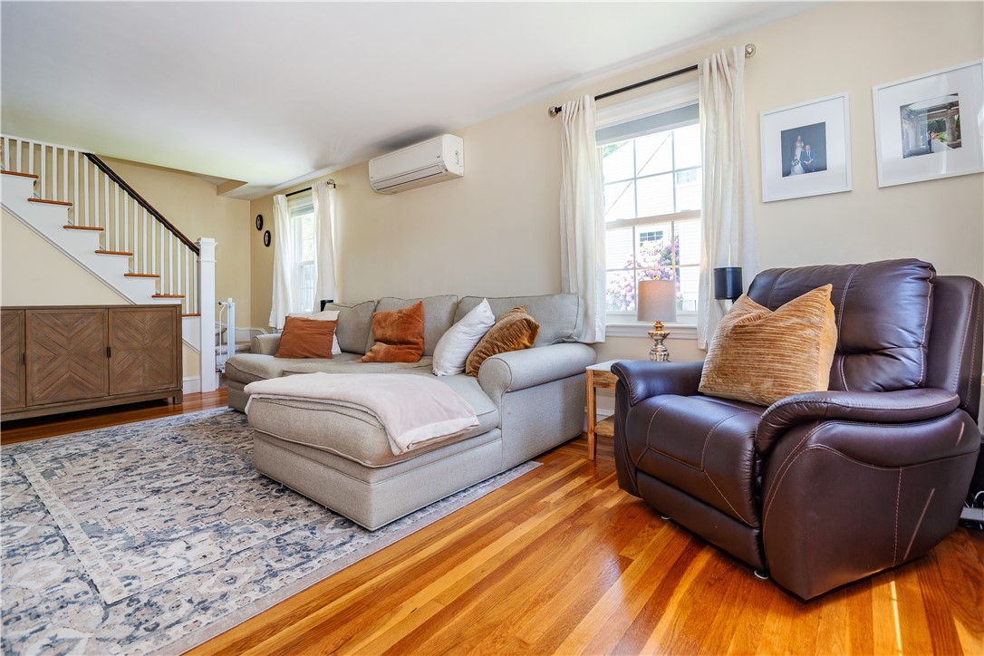 Cranston, Rhode Island 02910, United States, 2 Bedrooms Bedrooms, ,2 BathroomsBathrooms,Residential,Active,142489