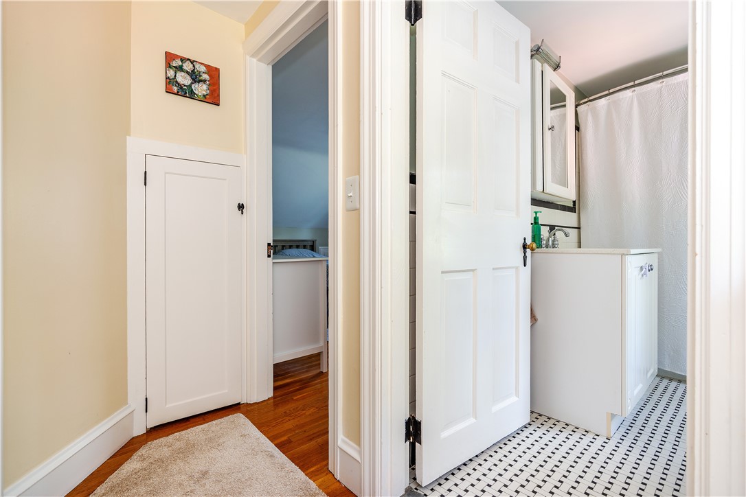 Cranston, Rhode Island 02910, United States, 2 Bedrooms Bedrooms, ,2 BathroomsBathrooms,Residential,Active,142489