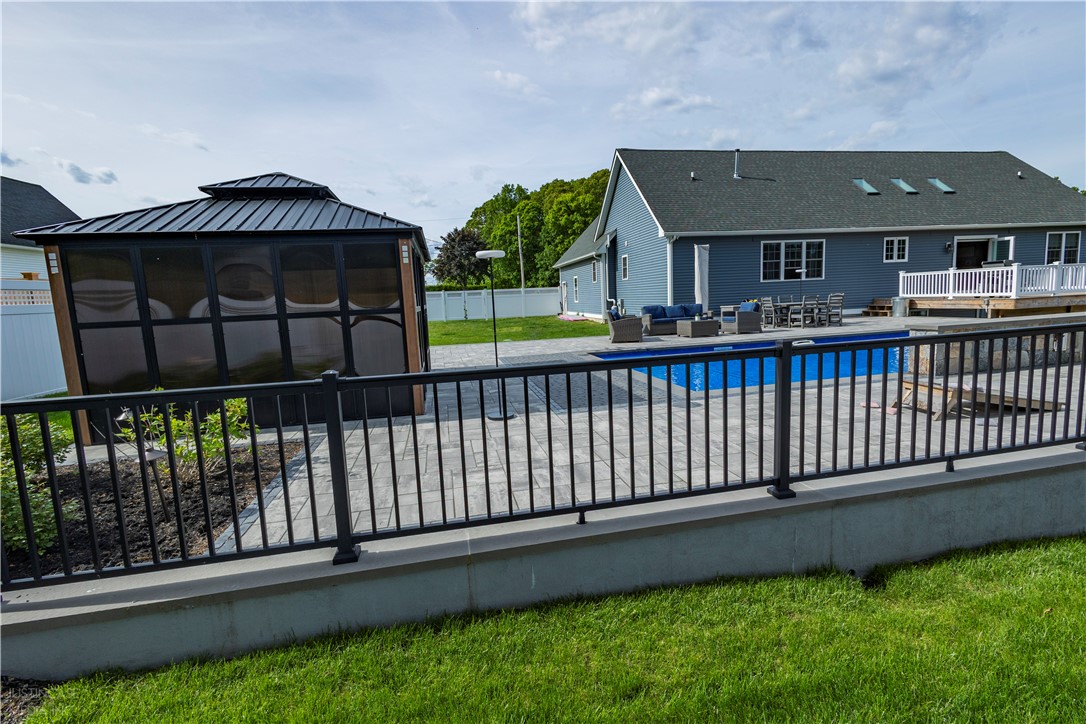 11 Lake View Court