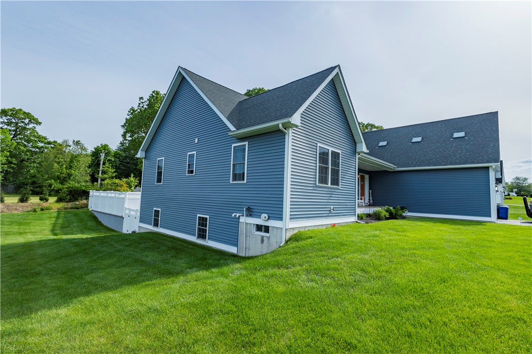 11 Lake View Court
