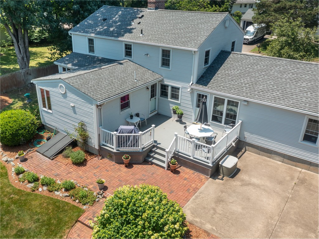 10 Ridgefield Drive