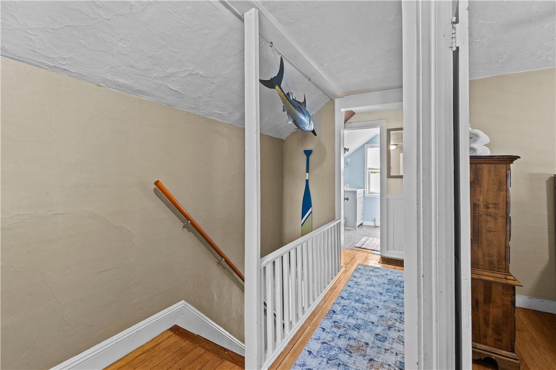 Newport, Rhode Island 02840, United States, 3 Bedrooms Bedrooms, ,2 BathroomsBathrooms,Residential,Pending,37584