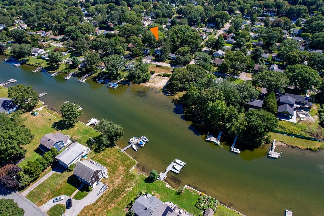 85 North River Drive