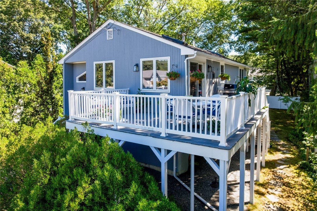 85 North River Drive