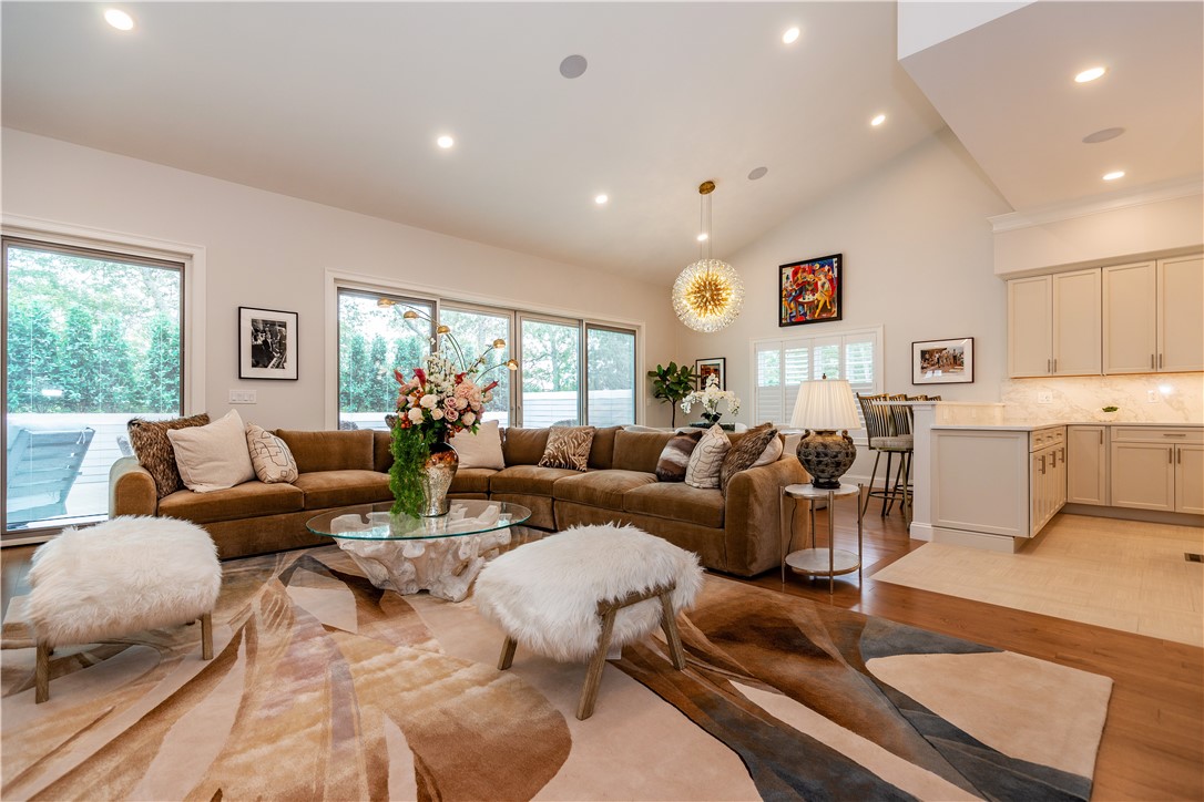 Coventry, Rhode Island 02816, United States, 4 Bedrooms Bedrooms, ,3 BathroomsBathrooms,Residential,Active,173156