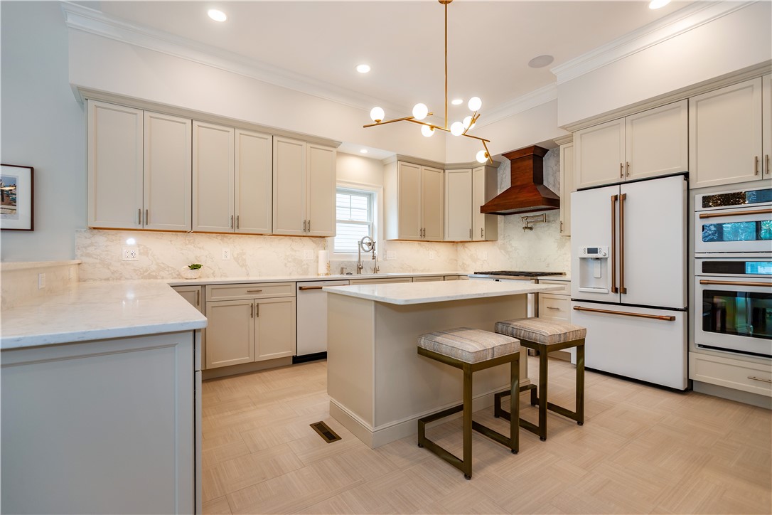 Coventry, Rhode Island 02816, United States, 4 Bedrooms Bedrooms, ,3 BathroomsBathrooms,Residential,Active,173156