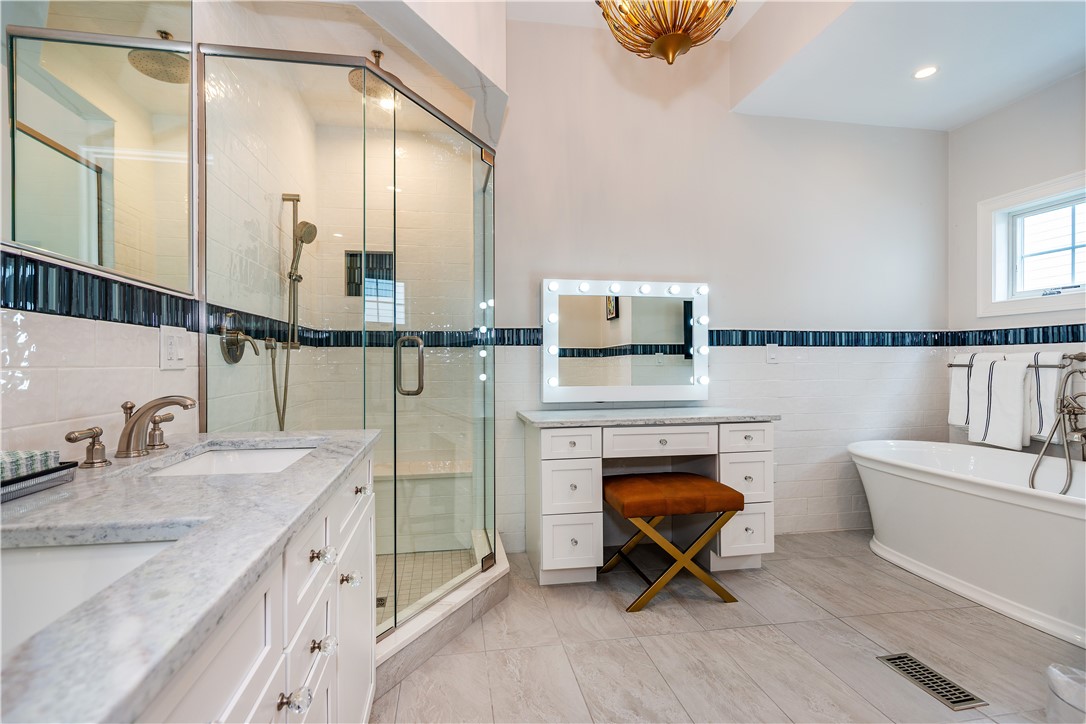 Coventry, Rhode Island 02816, United States, 4 Bedrooms Bedrooms, ,3 BathroomsBathrooms,Residential,Active,173156