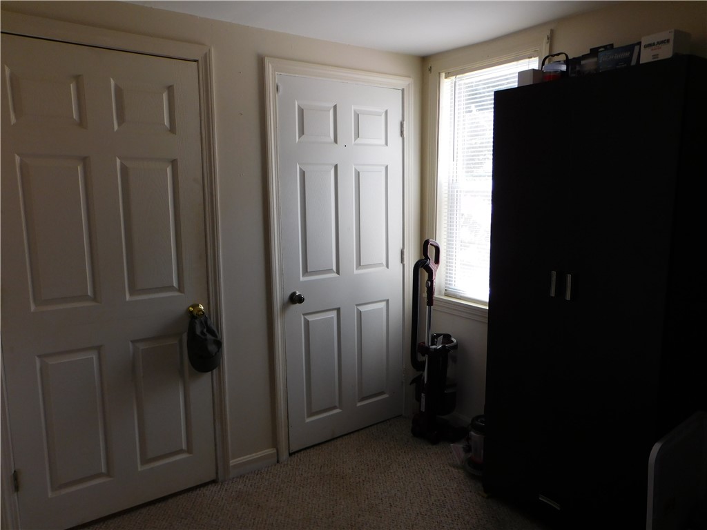 West Warwick, Rhode Island 02893, United States, 6 Bedrooms Bedrooms, ,2 BathroomsBathrooms,Residential,Active,219510