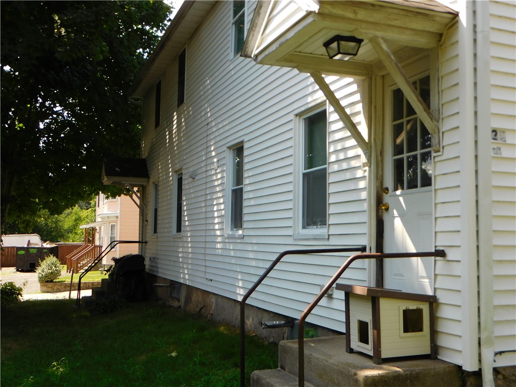 West Warwick, Rhode Island 02893, United States, 6 Bedrooms Bedrooms, ,2 BathroomsBathrooms,Residential,Active,219510