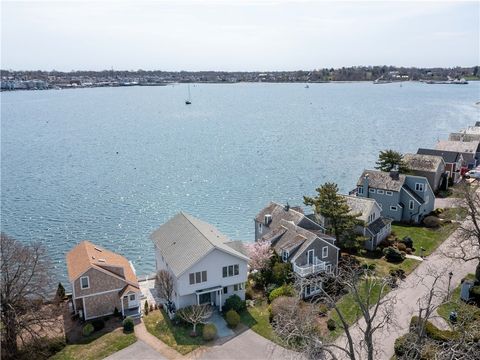 2 Defenders Row Newport RI 02840