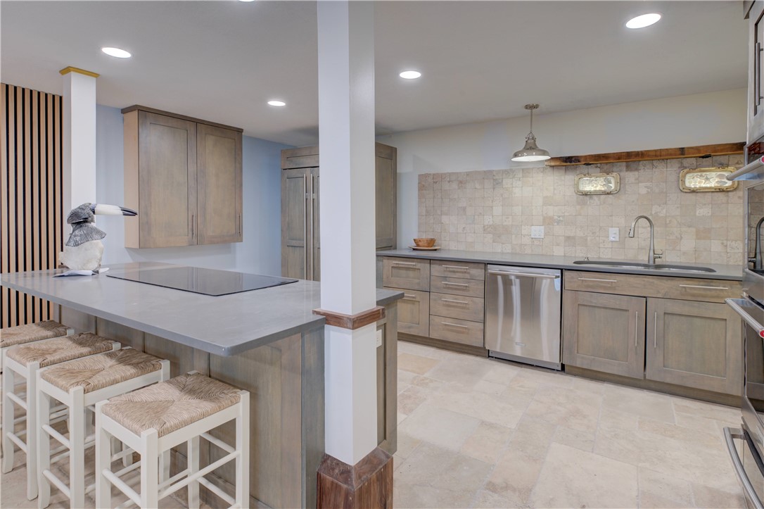 66 Girard Avenue 106