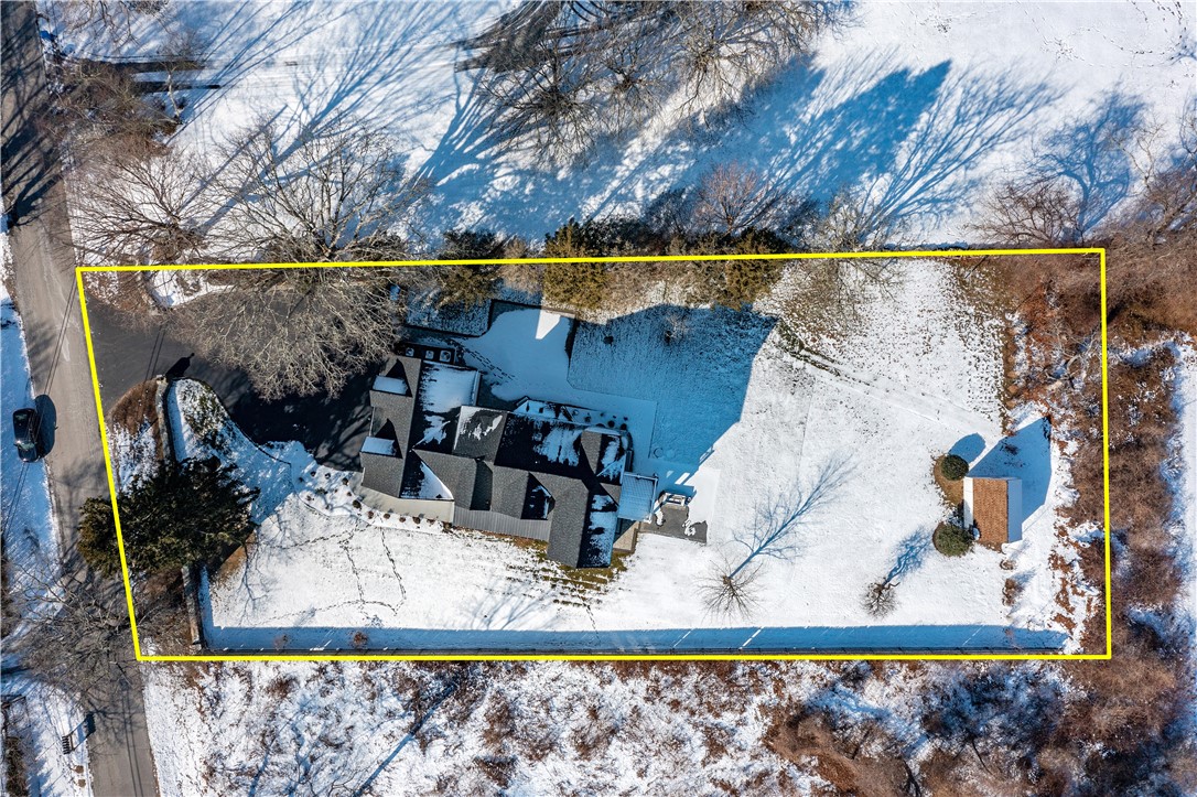 Middletown, Rhode Island 02842, United States, 3 Bedrooms Bedrooms, ,4 BathroomsBathrooms,Residential,Pending,14272