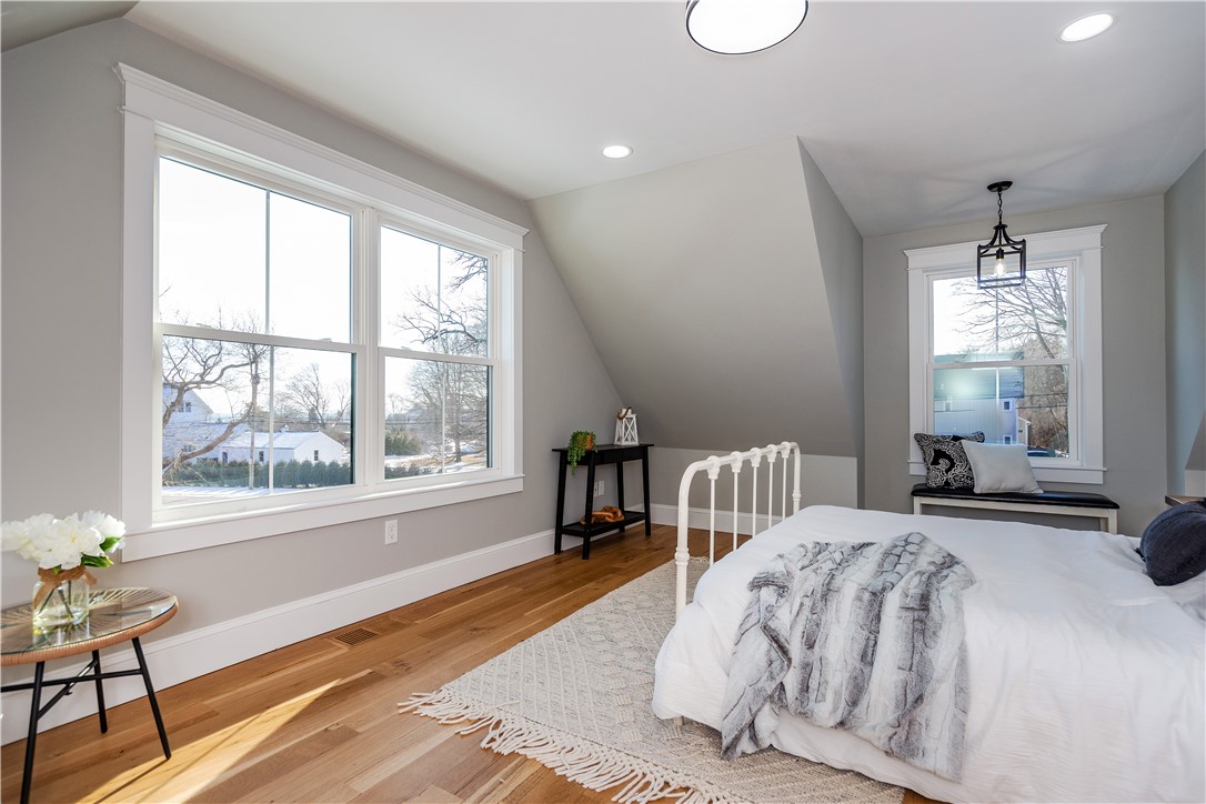 Middletown, Rhode Island 02842, United States, 3 Bedrooms Bedrooms, ,4 BathroomsBathrooms,Residential,Pending,14272