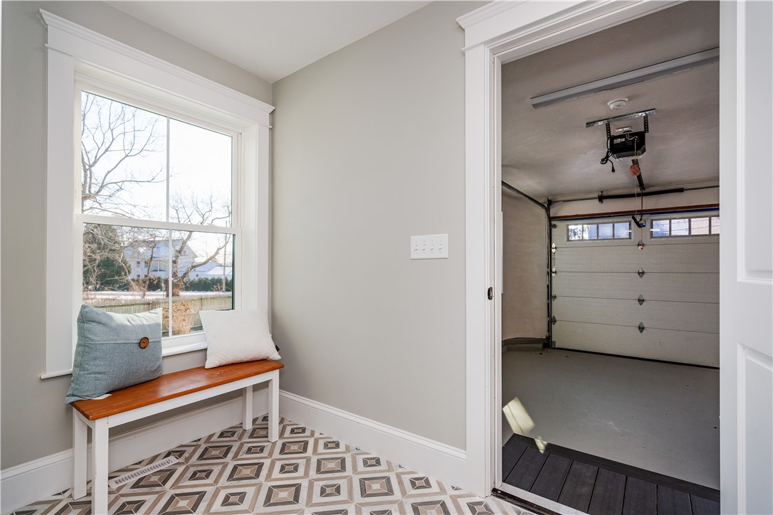 Middletown, Rhode Island 02842, United States, 3 Bedrooms Bedrooms, ,4 BathroomsBathrooms,Residential,Pending,14272