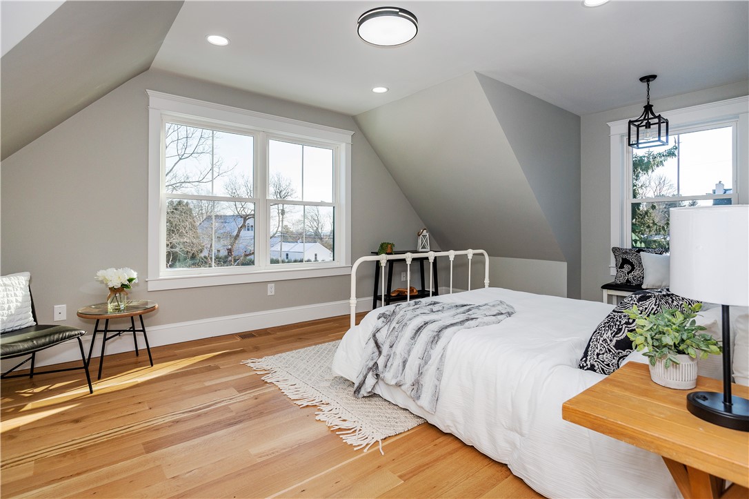 Middletown, Rhode Island 02842, United States, 3 Bedrooms Bedrooms, ,4 BathroomsBathrooms,Residential,Pending,14272