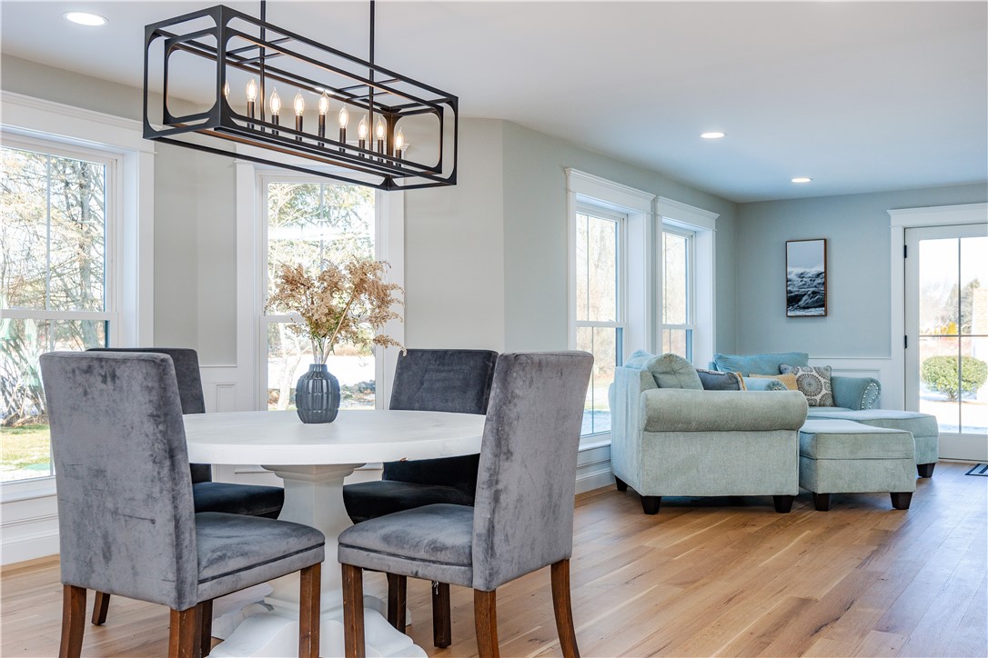 Middletown, Rhode Island 02842, United States, 3 Bedrooms Bedrooms, ,4 BathroomsBathrooms,Residential,Pending,14272