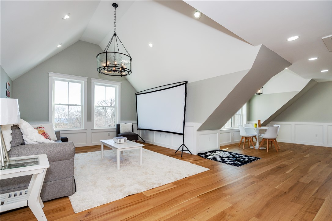 Middletown, Rhode Island 02842, United States, 3 Bedrooms Bedrooms, ,4 BathroomsBathrooms,Residential,Pending,14272