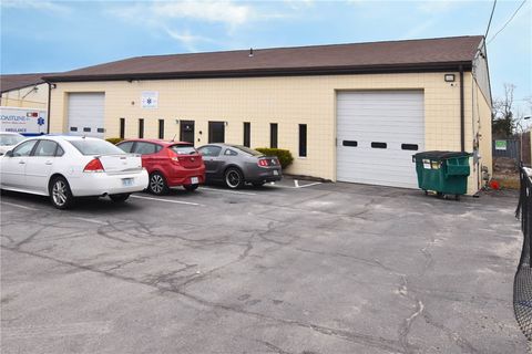 53 Kent Avenue 63 Warwick RI 02886