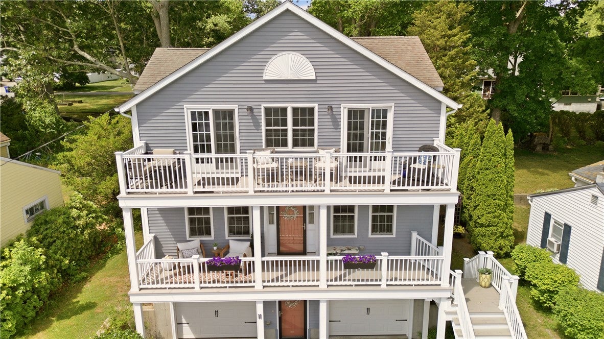 11 King Philip Avenue