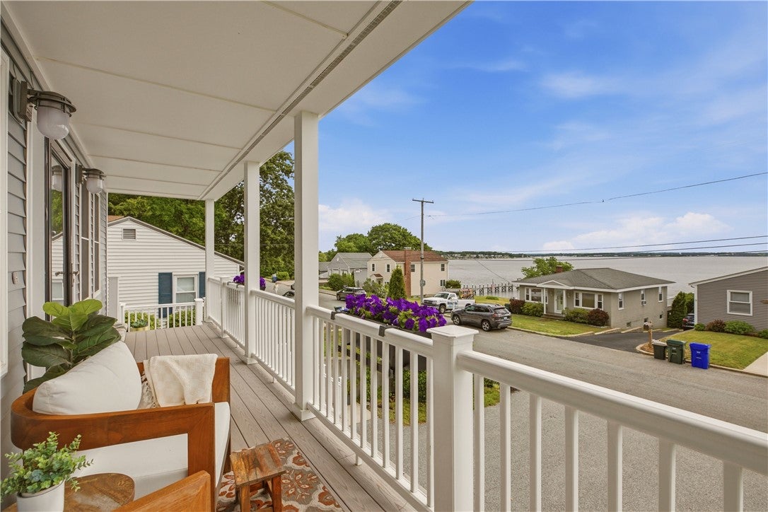 11 King Philip Avenue
