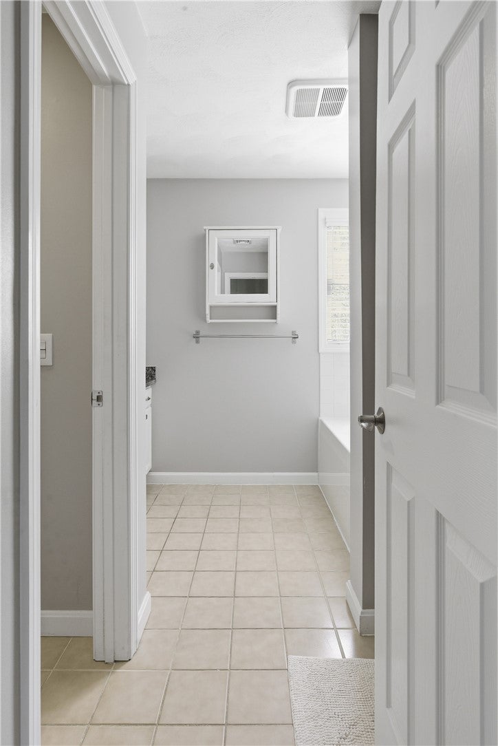 North Kingstown, Rhode Island, 02874, United States, 4 Bedrooms Bedrooms, ,3 BathroomsBathrooms,Residential,Active,2051970