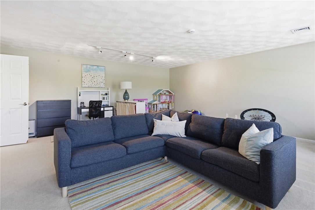 North Kingstown, Rhode Island, 02874, United States, 4 Bedrooms Bedrooms, ,3 BathroomsBathrooms,Residential,Active,2051970