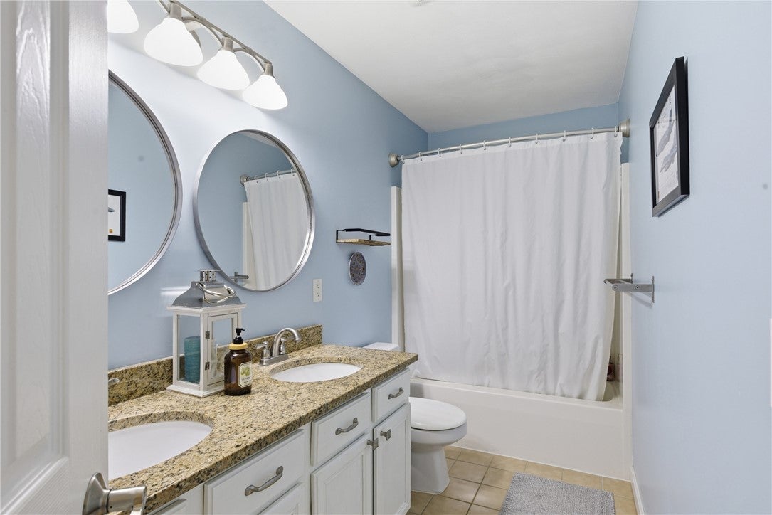 North Kingstown, Rhode Island, 02874, United States, 4 Bedrooms Bedrooms, ,3 BathroomsBathrooms,Residential,Active,2051970