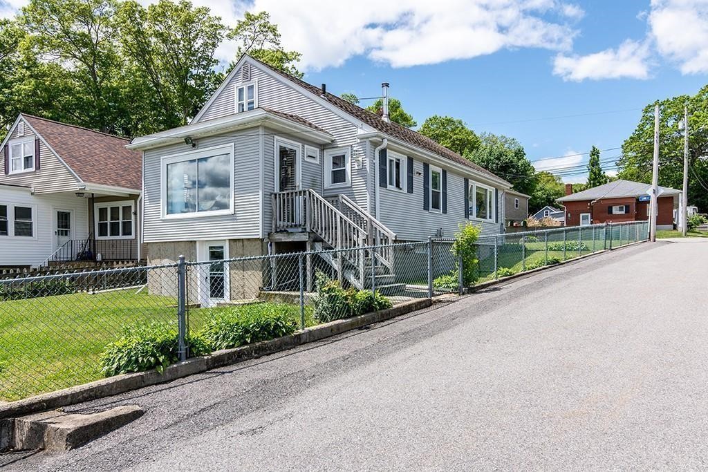 4 Lake Avenue