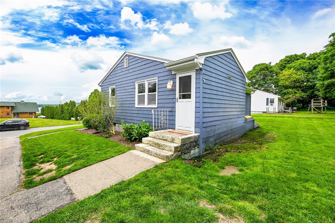 27 Alan Avenue