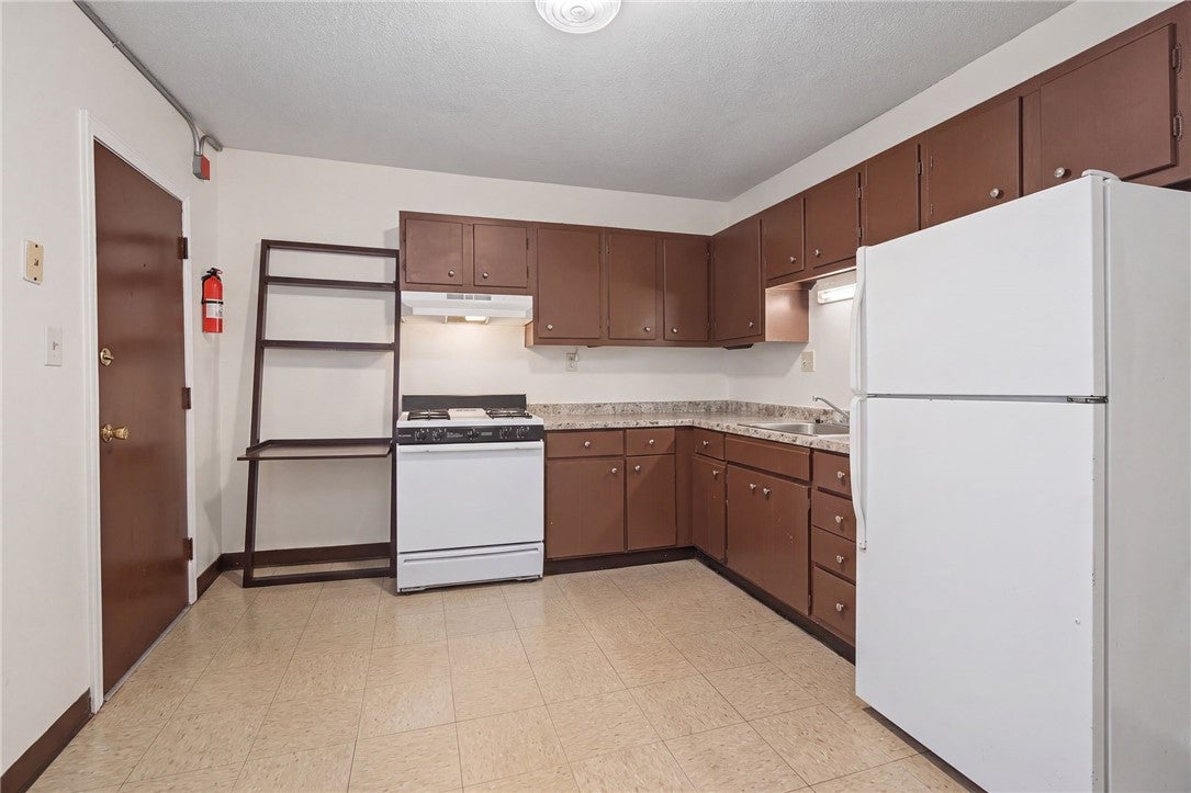 471 Pond Street 485