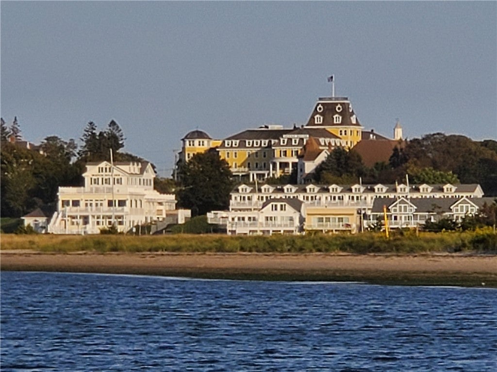 44 Bay Street B105/B205