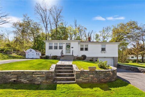 Single Family Residence in Johnston RI 21 Mulberry Circle.jpg