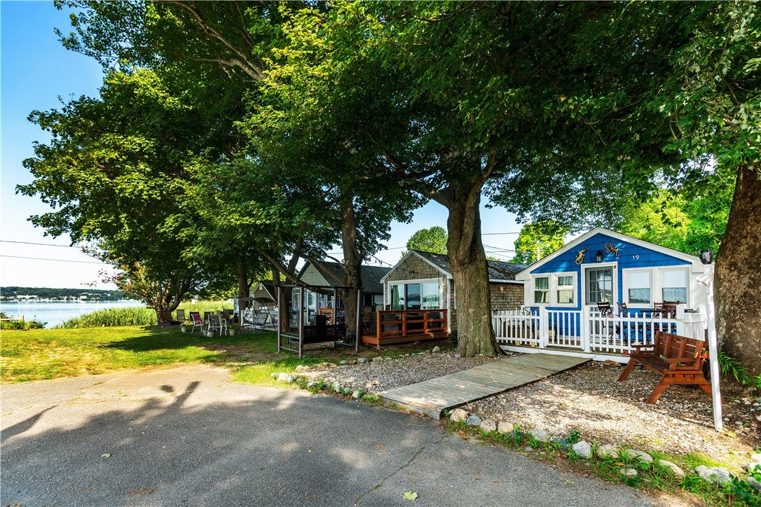 19 East Andrew Comstock Road