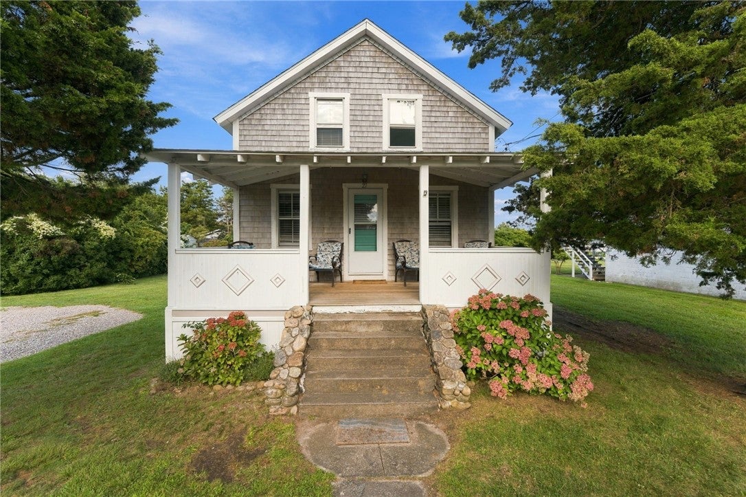 27 Benson Avenue