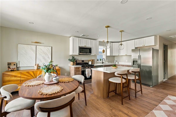 796 ATWELLS AVE, PROVIDENCE, RI 02909 - Image c2e35941db12f9e7bf663d53cfcff423/3719871497