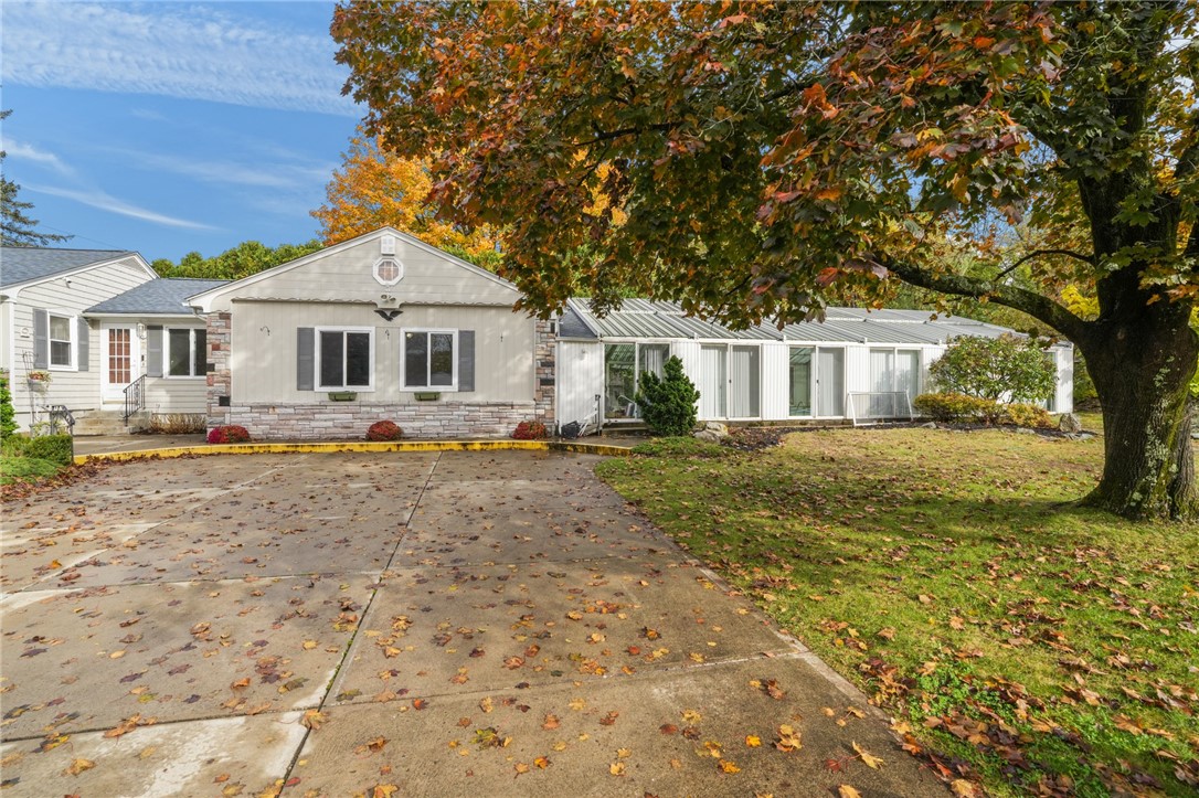 2 Oak Grove Boulevard