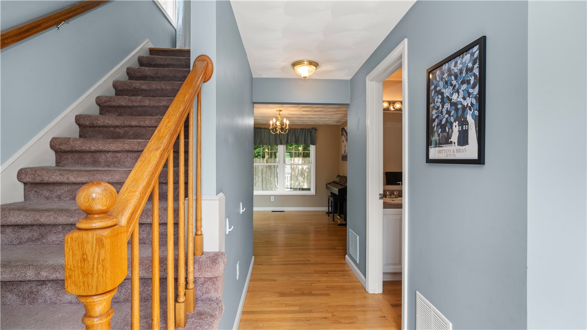 28 Narragansett Road