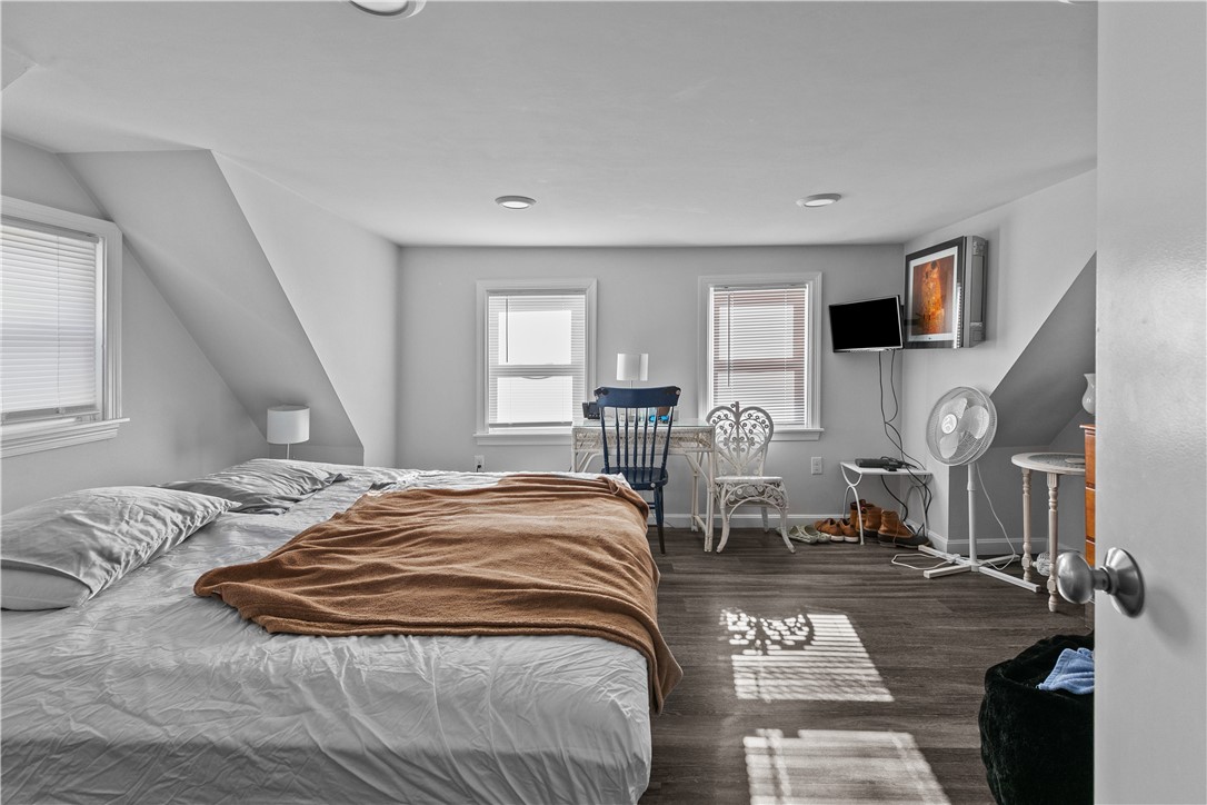 Middletown, Rhode Island 02842, United States, 1 Bedroom Bedrooms, ,2 BathroomsBathrooms,Residential,Active,16831