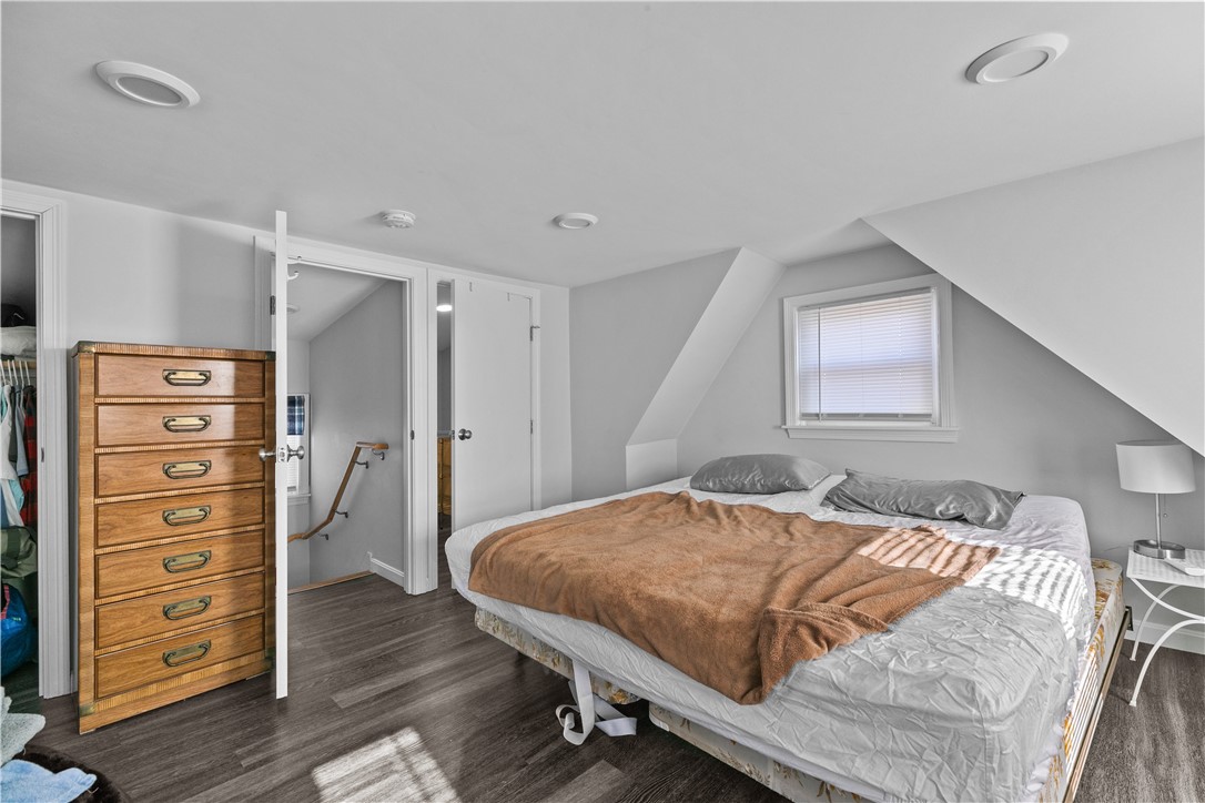 Middletown, Rhode Island 02842, United States, 1 Bedroom Bedrooms, ,2 BathroomsBathrooms,Residential,Active,16831