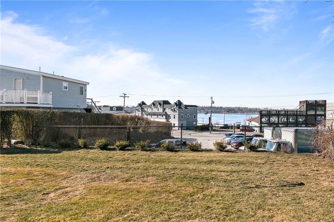 Middletown, Rhode Island 02842, United States, 1 Bedroom Bedrooms, ,2 BathroomsBathrooms,Residential,Active,16831