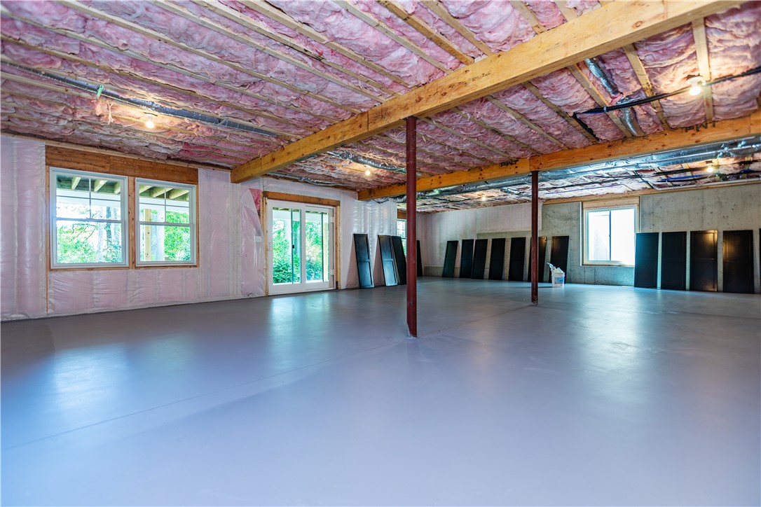 Coventry, Rhode Island 02816, United States, 3 Bedrooms Bedrooms, ,3 BathroomsBathrooms,Residential,Active,175756