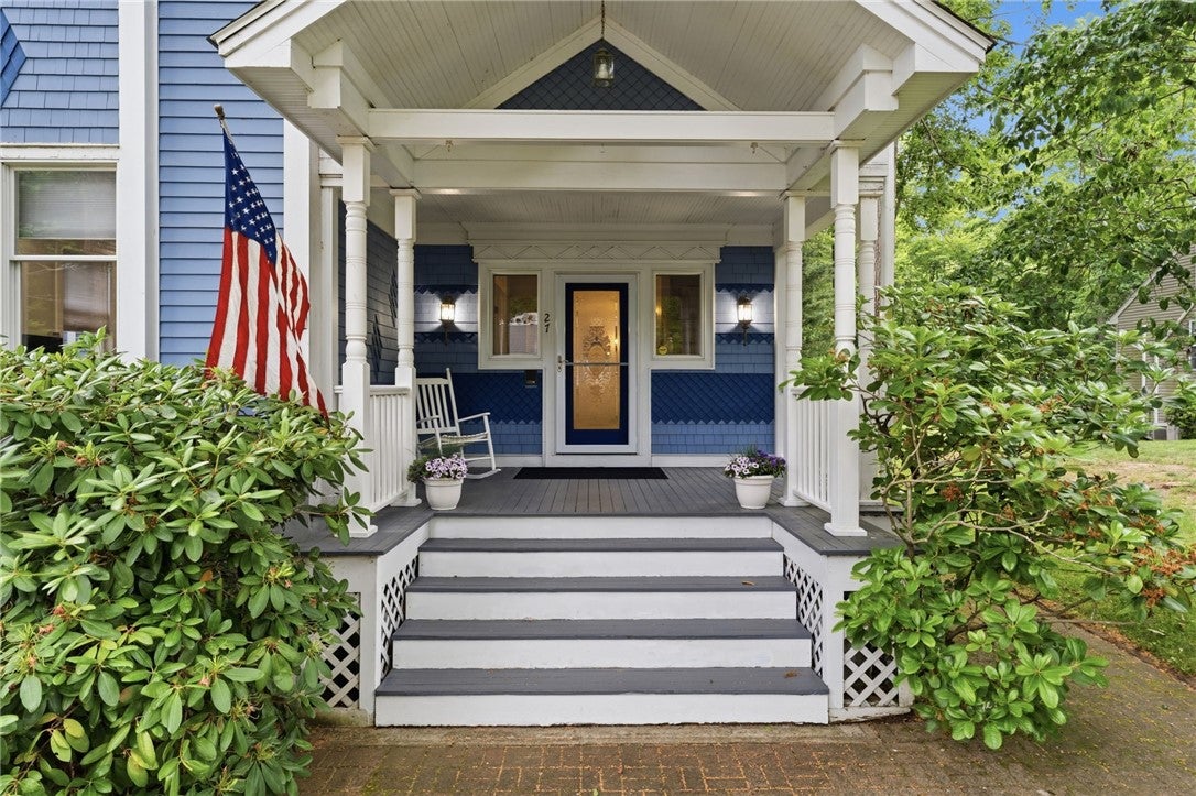 27 Saratoga Avenue