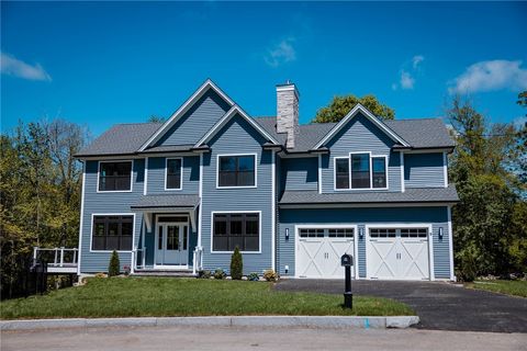9 CHASE Lane Lincoln RI 02865