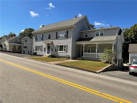 27 29 Pilgrim Avenue Coventry RI 02816
