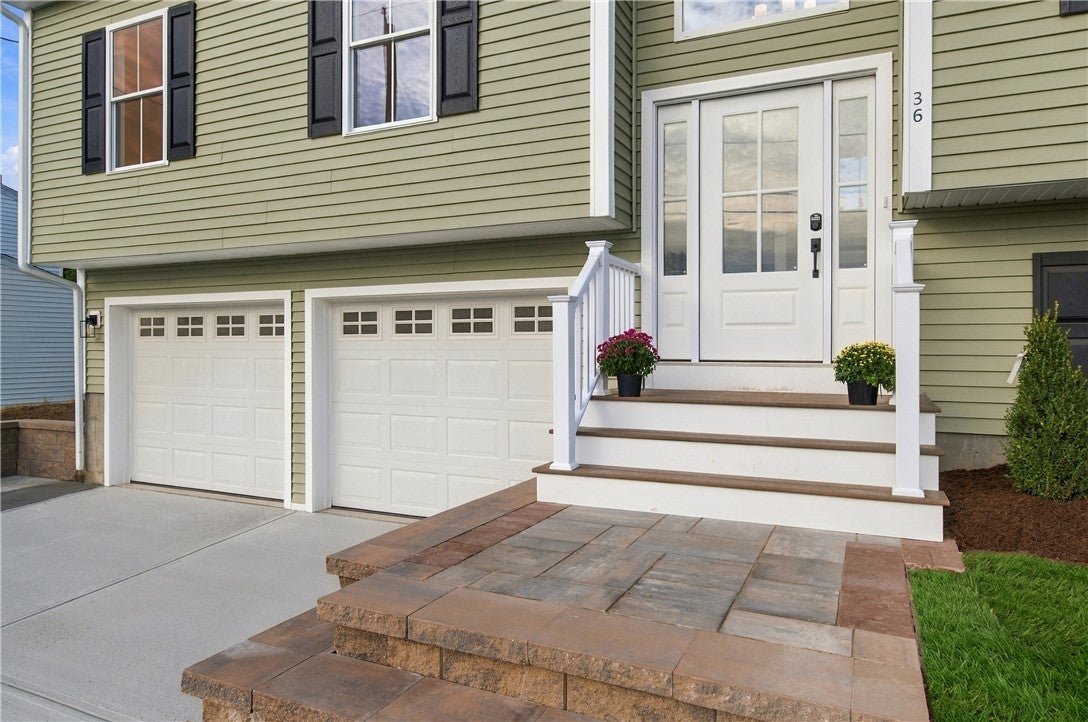 36 Vineyard Avenue