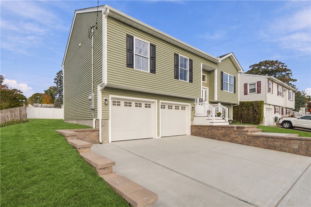 36 Vineyard Avenue