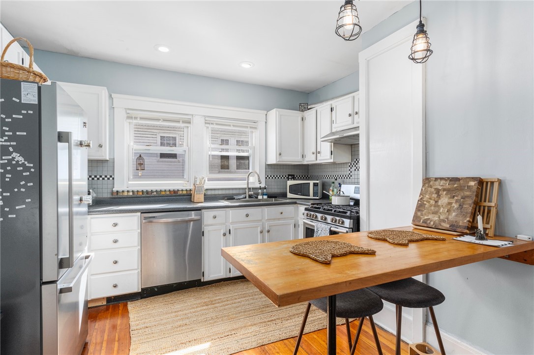 64 Rochambeau Avenue