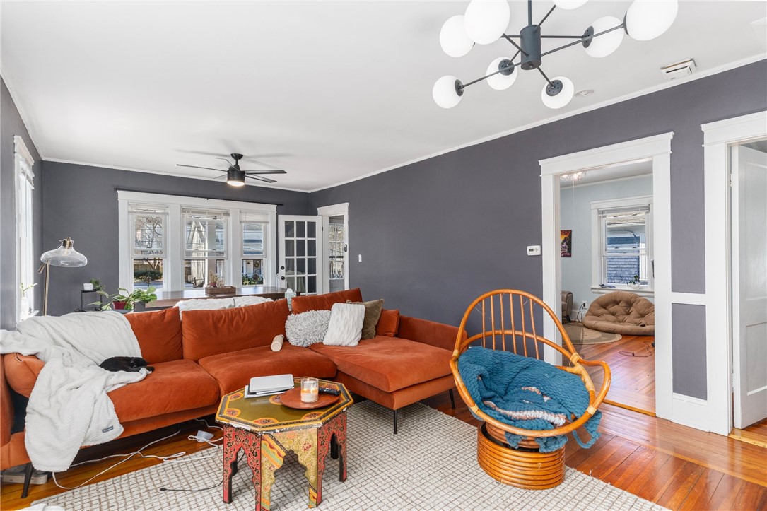 64 Rochambeau Avenue
